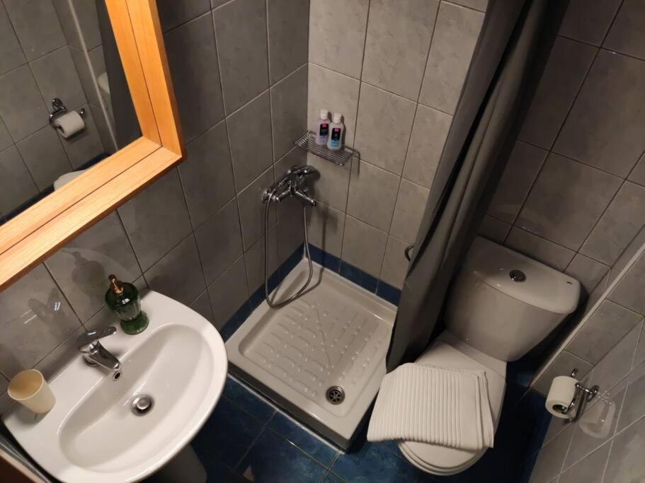 Elegant Central Studio With Balcony & 1 Gbps Fiber Солун Екстериор снимка